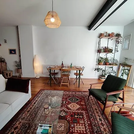 Charming House Bx Yourhosthelper *