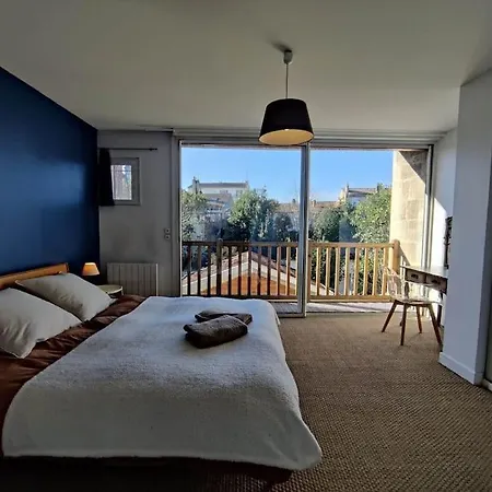 Apartment Charming House Bx Yourhosthelper